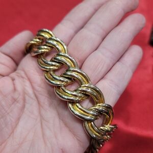 High end unmarked gold chunky chain vintage bracelet